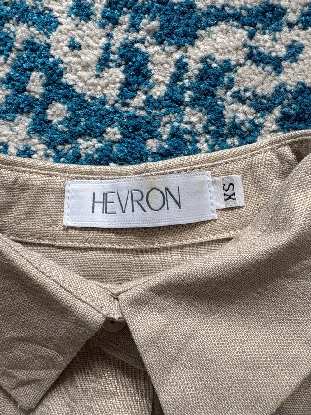 Hevron Short Button-Front Linen Crop Top - Picture 2 of 7